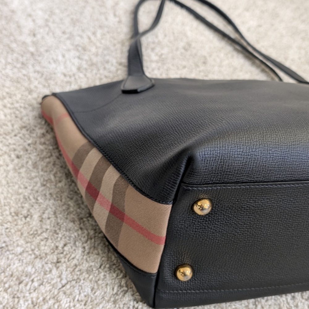 Burberry Welburn Tote - EUC - Picture 5 of 10
